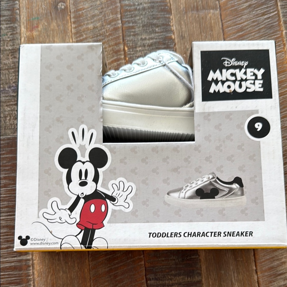 NWT Disney Mickey Mouse Toddlers Character Sneaker - Silver size 9
